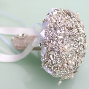 Ramo de broche de plata hecho a medida de 9 pulgadas, ramo de novia de boda de plata blanca, ramo de joyería de diamantes de imitación, ramo de novia, ramo de blingbling DIY