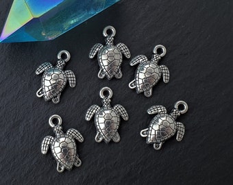 4 Fox Charms Antiqued Silver Animal Charms Forest Animal Pendants