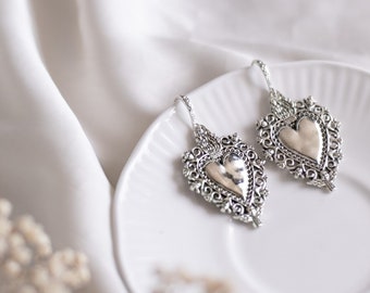 【VINTAGE HOLLYWOOD】Silver Triple Baguette Heart Earrings 3/8 CT. T.W. Diamond Triple Heart Drop Earrings in Sterling