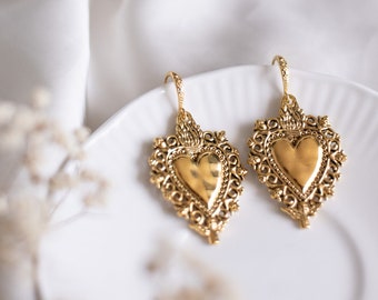 Gold Heart Earrings Vintage Style Jewellery Antique Victorian Jewellery Dangle Heart Earring Gift for Her Alternative Earrings For Spring