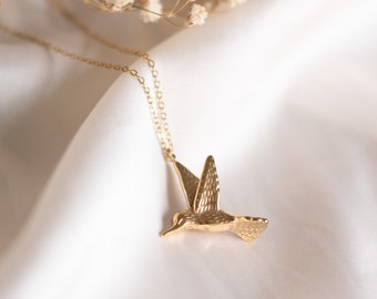 Gold bird Necklace, 18k Gold Plated swallow Charm, Antique Style Necklace, Vintage Jewelry, Coquette Necklace, Romantic Jewelery