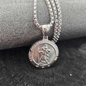 Men's Personalised Saint Christopher Necklace, Engraved Stainless Steel Travel Protection Pendant Necklace, Valentines Gift 画像 4