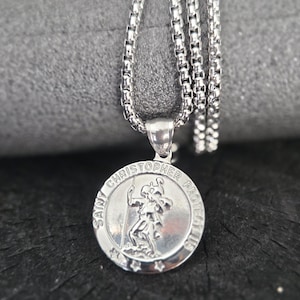Men's Personalised Saint Christopher Necklace, Engraved Stainless Steel Travel Protection Pendant Necklace, Valentines Gift 画像 3