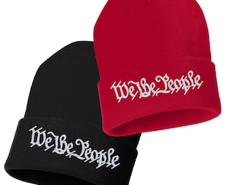 Berretto con risvolto "We The People" Cappello ricamato, regalo ricamato, cappello invernale unisex, berretto con risvolto, regalo di festa, berretto