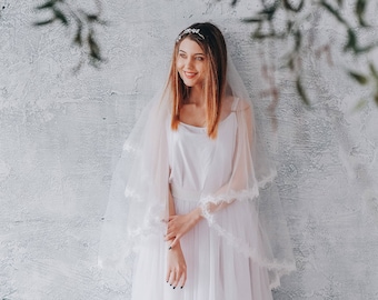 Double-tier veil, lace veil, veil, wedding veil, bridal veil, veil with blusher