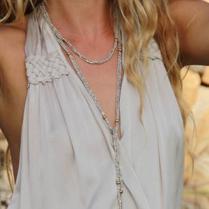 Collar de regalo para ella - Collar de doble vuelta - Collar plateado para festivales - Collar bohemio de múltiples hebras - Elegante collar largo