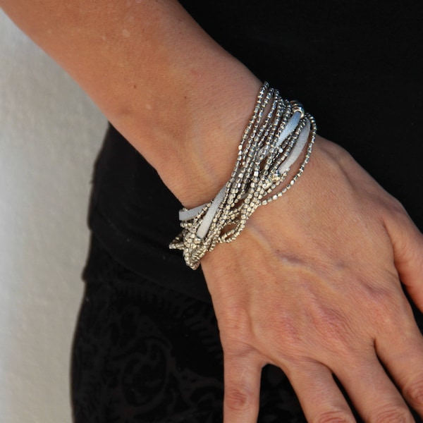 Bracelet Boho perlé - Bracelet Silver Boho Wrap - Bracelet Gypsy Argent - Bracelet Argent Perle Empilable - Bracelet Boho Rustique