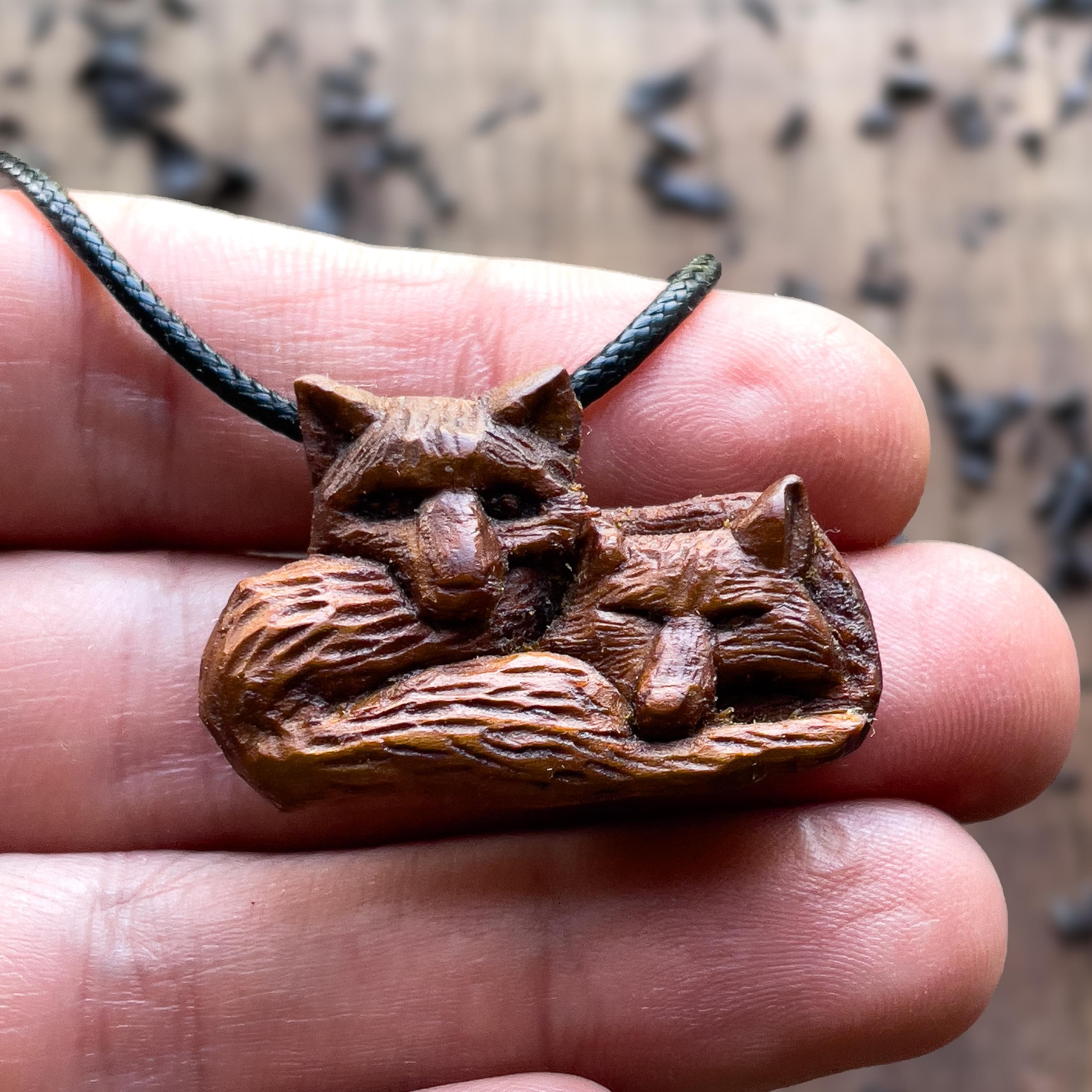 ＊Handmade Animal　ネックレス Two Foxes Wood Pendant - Handmade Foxes Necklace - Animal Jewelry