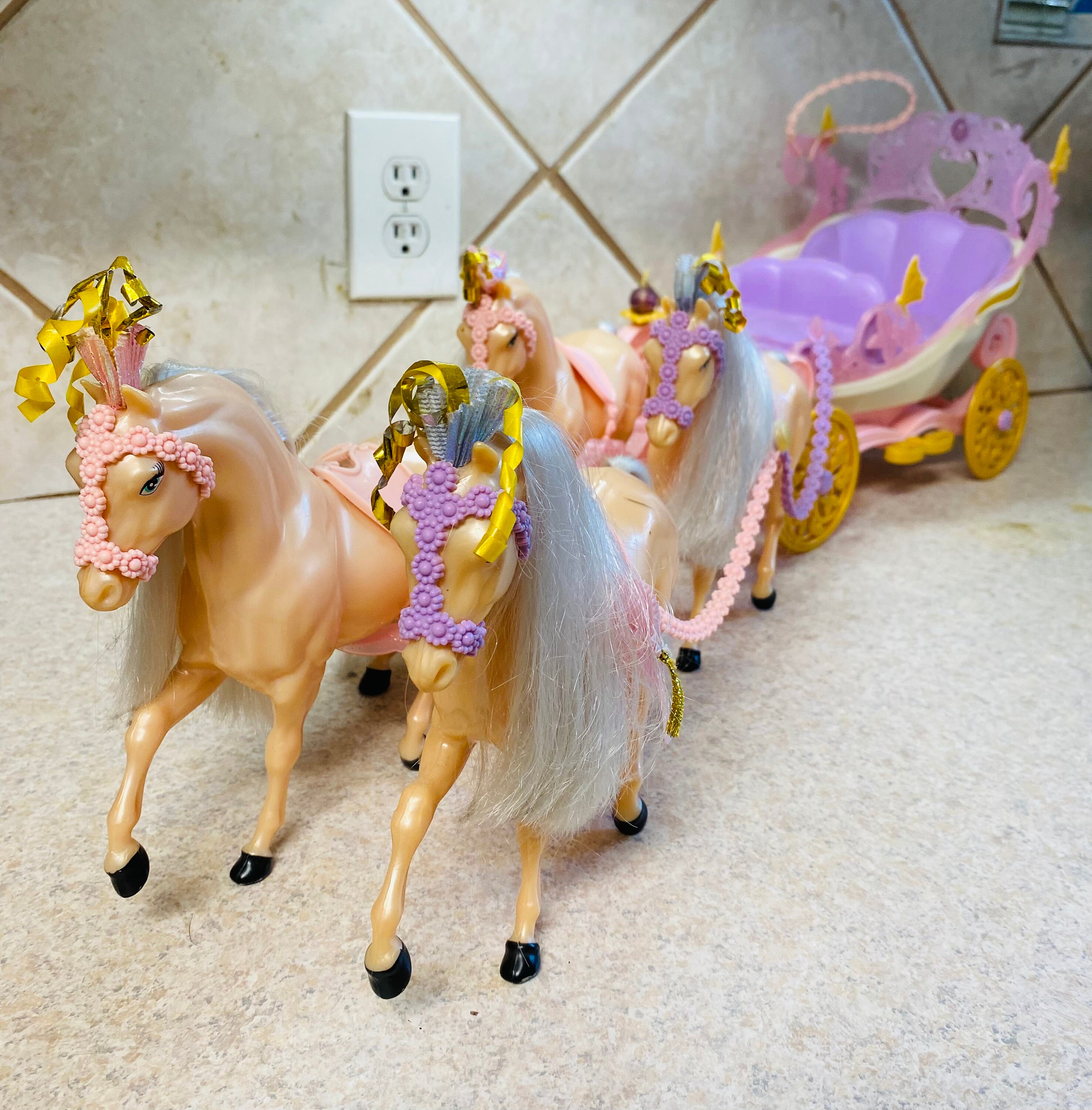 slot Perforering oxiderer Barbie Princess & the Pauper Royal Kingdom Carriage Vintage - Etsy