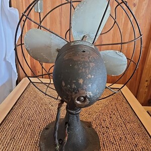 Antique Fan Emerson Electric 2450-D 4 Blade Vintage Desk Fan 10" image 4