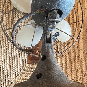 Antique Fan Emerson Electric 2450-D 4 Blade Vintage Desk Fan 10" image 7