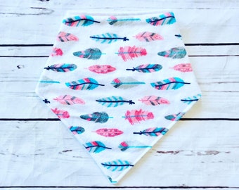 Feather Bandana Bibs, Girl Bandana Bib, Pink and White Baby Bib, Feather Drool Bib, Feather Baby gift