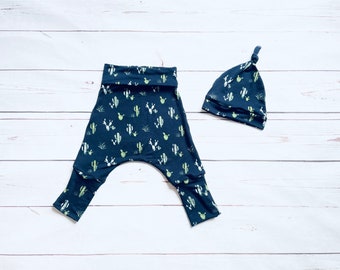 Gender Neutral Newborn Set, Navy Cactus Baby Outfit, Blue Grow With Me Pants and Hat, Boy or Girl, Knotted Hat, Grow Pants Outfit Canada