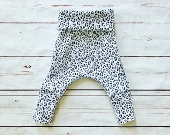 Cheetah Print Grow With Me Pants, Sparkly Leopard print, Girl Harem Pants, Newborn Girl Pants, Cheetah Baby Pants, Coming Home Outfit Canada