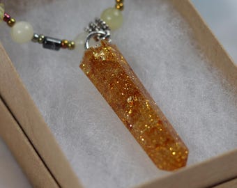 Resin necklace with, crushed stones, hematite.