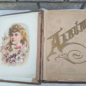 Álbum de fotografías de un fotógrafo de la década de 1870