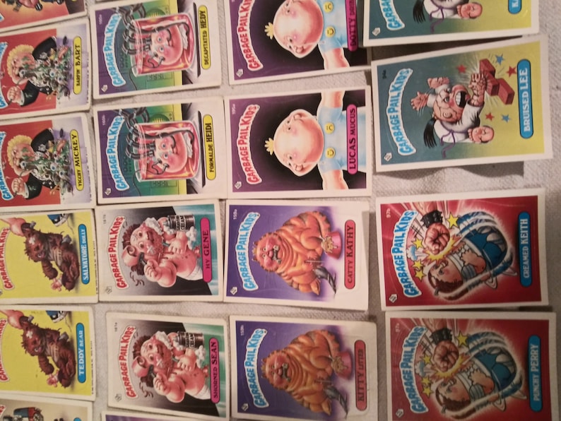 Collection of 40 second edition garbage pail kids with A and B alternat names.