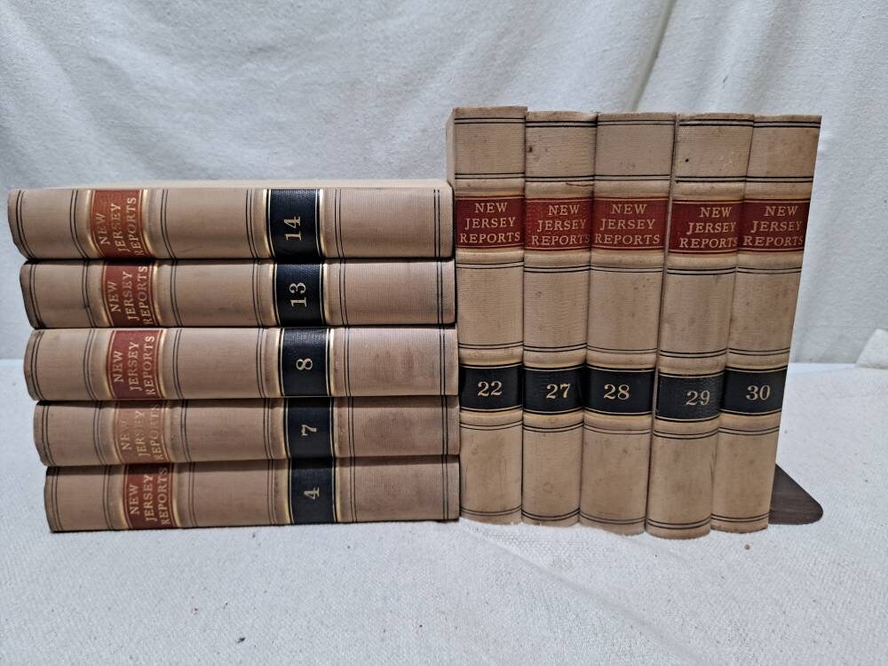 セットやばらもOK British law books 12冊 驚きの激安価格 セットやばらもOK British law books 12冊 洋書