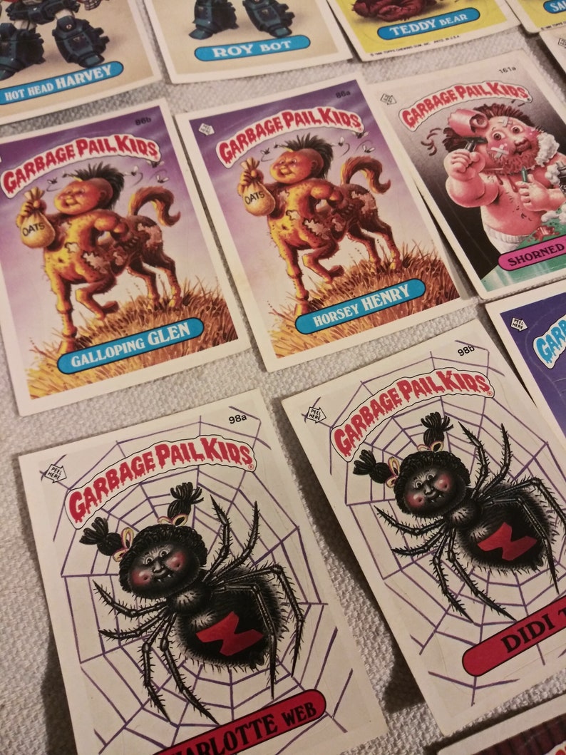 Collection of 40 second edition garbage pail kids with A and B alternat names.