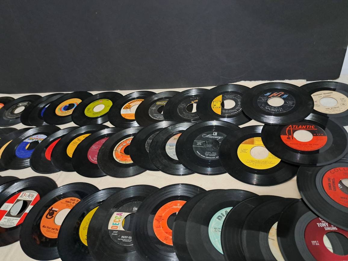 ヴィンテージ 45 レコード 50 枚のコレクション - Etsy 日本
