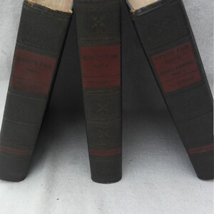Publicación en 1935 de Vanity Fair en tres volúmenes de William Makepeace Thackeray