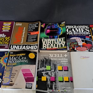 12 Vintage Bücher über Programmiersoftware