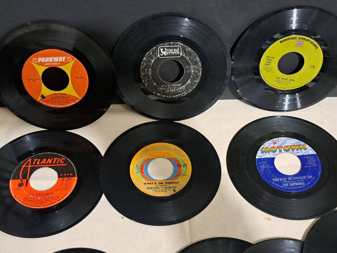 ヴィンテージ 45 レコード 50 枚のコレクション - Etsy 日本