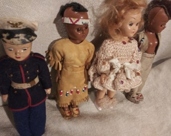 Sammlung von 4 1960er Jahren Carlson Sleepy Eye Dolls