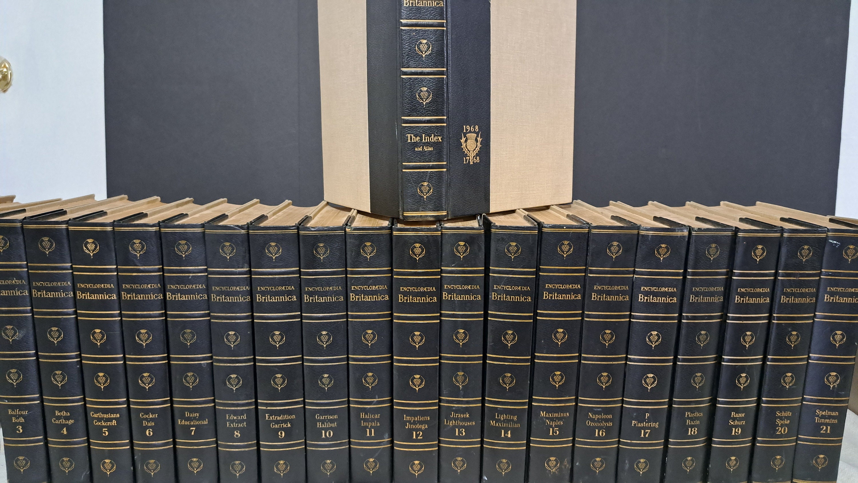 1972 Complete 24 Volume Set Of Encyclopedia Britannica With