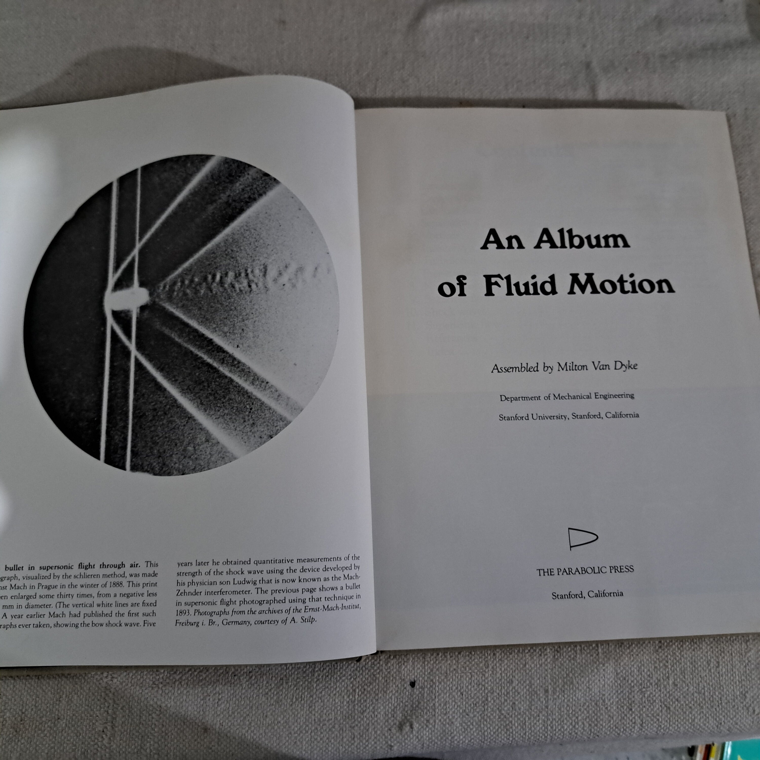 An Album of Fluid Motion: Van Dyke, Milton: 9780915760022