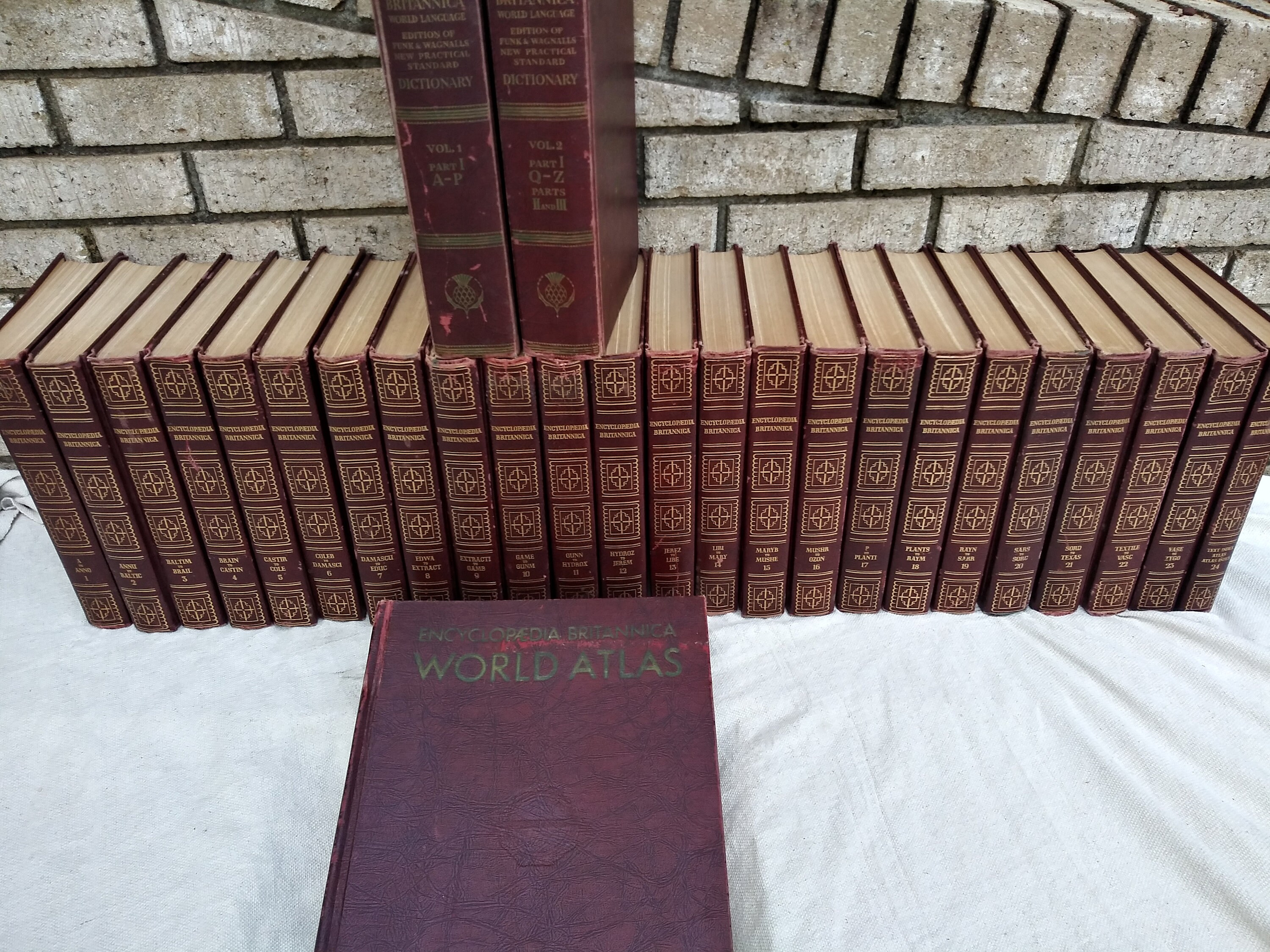 1972 Complete 24 Volume Set Of Encyclopedia Britannica With