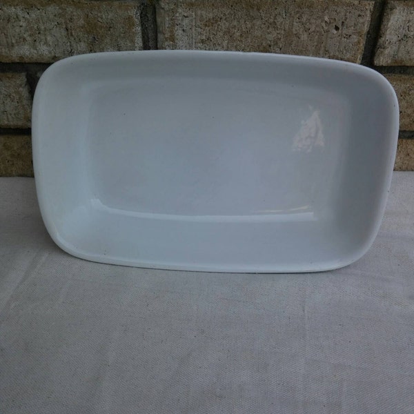 Vintage Steinbach wit 12 × 8 geschulpte stoneware backing dish.