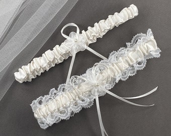 Ivory Wedding Garter Set, Ivory Lace Wedding Garter, Ivory Garter, Ivory Lace Tossing Garter, Ivory Bridal Garter, Ivory Garter for Brides