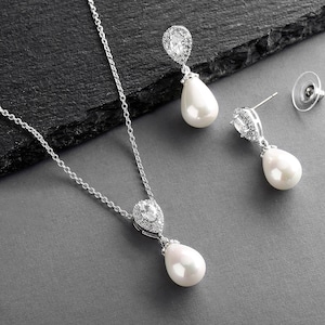 Pearl Wedding Jewelry Set, Pearl Bridal Jewelry, Pearl Necklace Set, Pearl Bridesmaid Jewelry, Pearl Bridesmaid Gift, Jewelry Set for Brides