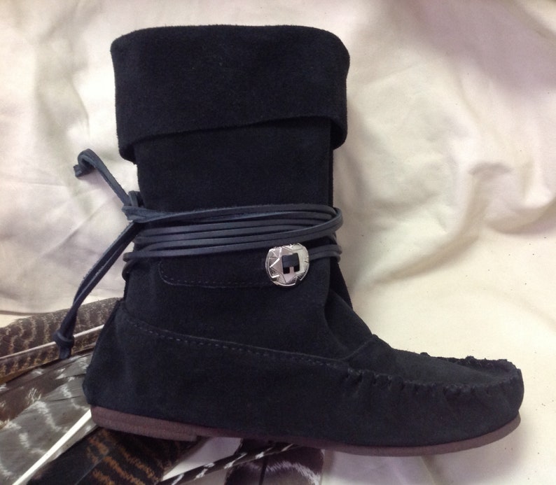 Black tall mocassins