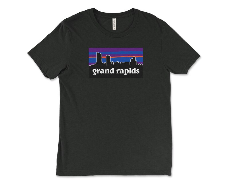 Grand Rapids Unisex Michigan Travel Shirts Retro Camping Womens Mens Outdoors Mi Tshirt | Grand Rapids Skyline Grand Rapids T-Shirt