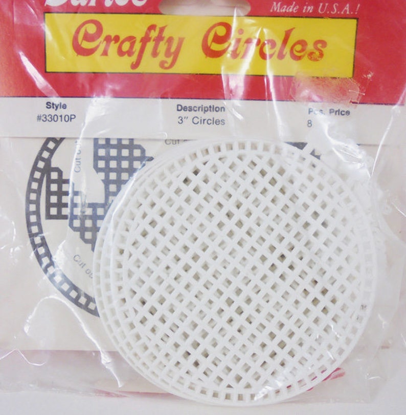 Darice Crafty Circles 3 Plastic Canvas Circles Green and White Pack of 8 Vintage Free Shipping