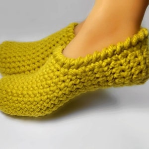 Crochet pattern for slipper Goldie image 1