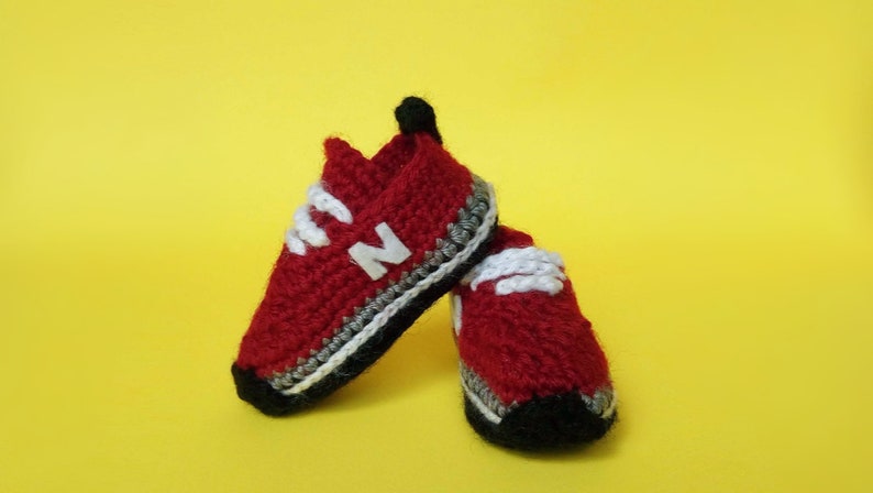 Crochet Baby Sneakers Tutorial & written pattern 0-3 months image 1