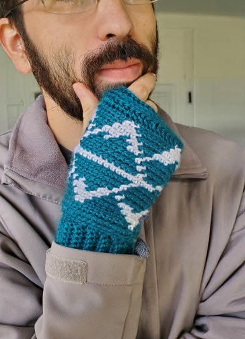 29 Victorian Fingerless Gloves Crochet Patterns to Add Elegant, Vintage Flair 12 Mountain Crochet Fingerless Gloves