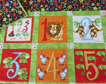 Counting Numbers Baby Quilt, Animals and Stars Gender Neutral Patchwork Quilt, Toddler Lap Quilt, Reversible, FREE SHIPPING Canada & USA