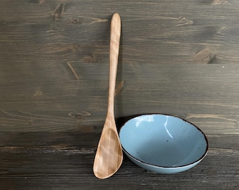 Cuillère de cuisine en bois d'érable sculpté à la main