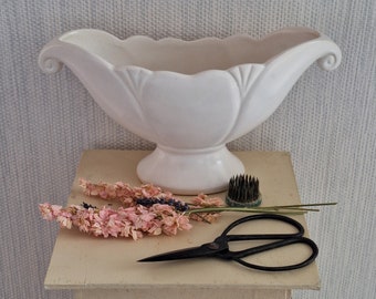 Vintage Arthur wood cream mangle vase. Decorative.