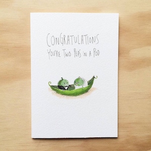 Felicidades, eres dos guisantes en una cápsula. Tarjeta de felicitación hecha a mano ? Tarjeta de boda hecha a mano ? Dos guisantes en una vaina Pun de comida tarjeta de comida divertida