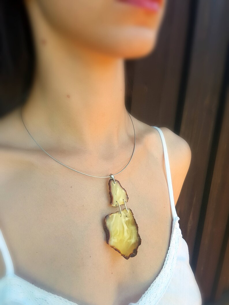 Amber pendant Genuine Baltic Amber pendant