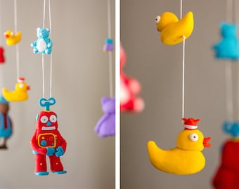 móbile para berço, móbile para bebê, móbile para berçário, móbile para decoração de berçário, móbile para menina, móbile para menino, móbile Disney, móbile para urso, móbile suspenso