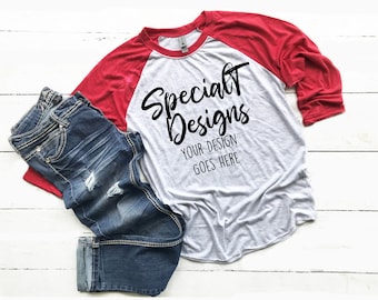 Download Free Next Level 6051 Vintage Red Heather White Unisex Raglan Tee with Blanket Mockup | Mock Up | Flat Lay | Outfit | Blank Shirt Designs PSD Template