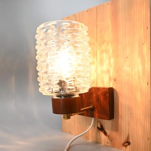 Mid Century Holz mit Glas Wandlampe Danish Style, 1960er Jahre