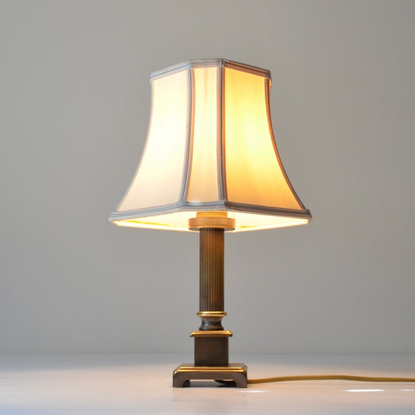 Midcentury Säule Messing Tischlampe mit original Schirm von Herda Holland im Hollywood Regency Stil, 1970er Jahre