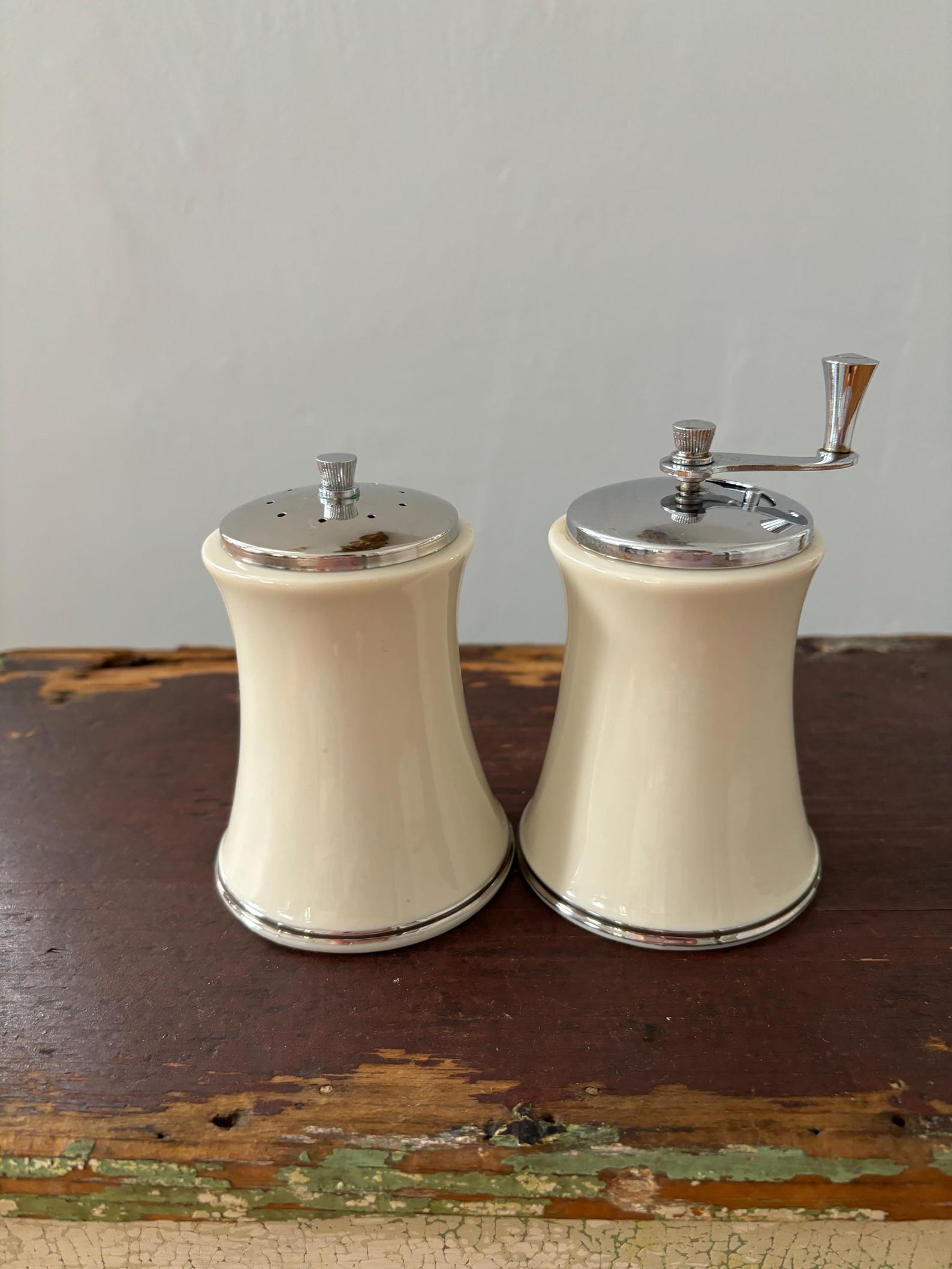 Lenox Solitaire Salt and Pepper Grinders